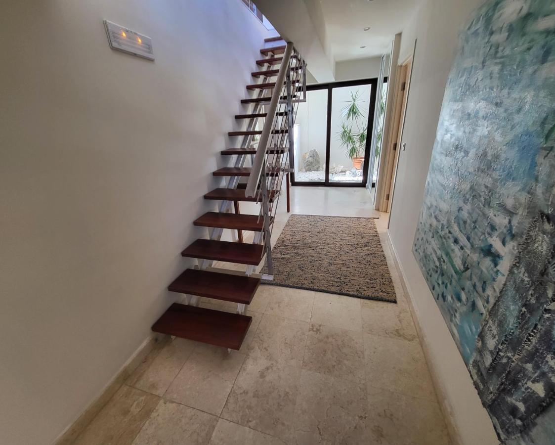 Magnifique Villa Avec Piscine Au Bord De Mer Chorafakia エクステリア 写真